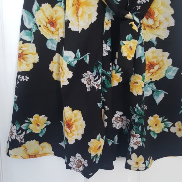 11. Papermoon romper Black - Picture 3 of 5